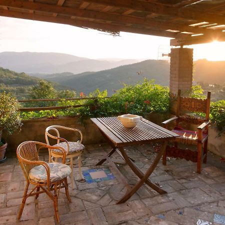 Casa La Valle, Gubbio, Frazione Santa Cristina Bed & Breakfast Bagian luar foto