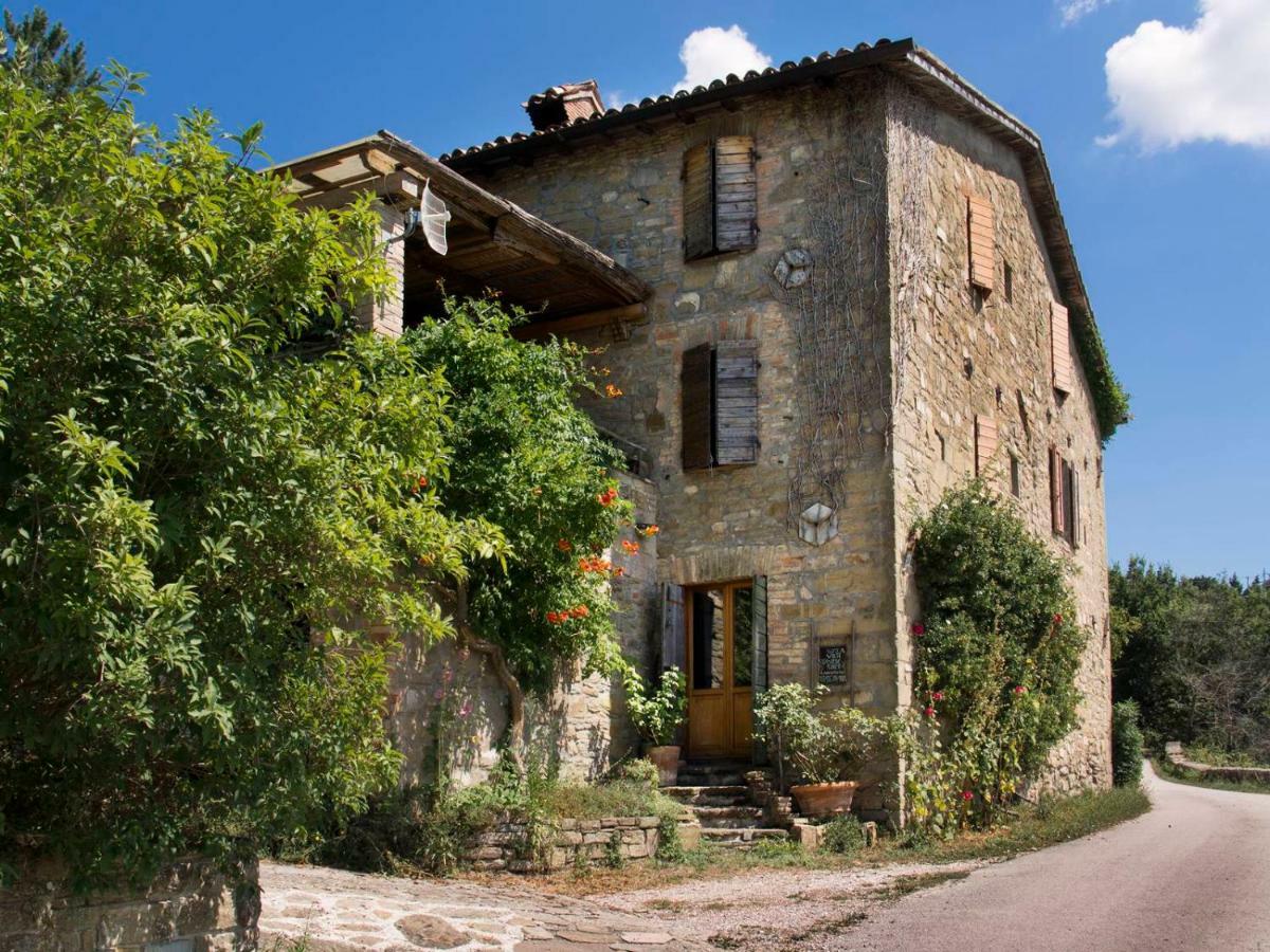 Casa La Valle, Gubbio, Frazione Santa Cristina Bed & Breakfast Bagian luar foto